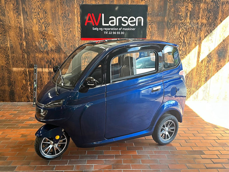 BOMA X2 Kabinescooter Metalblå fra AV - Larsen - AV - Larsen