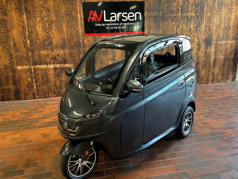 BOMA X2 Kabinescooter Metalgrå fra AV - Larsen - AV - Larsen