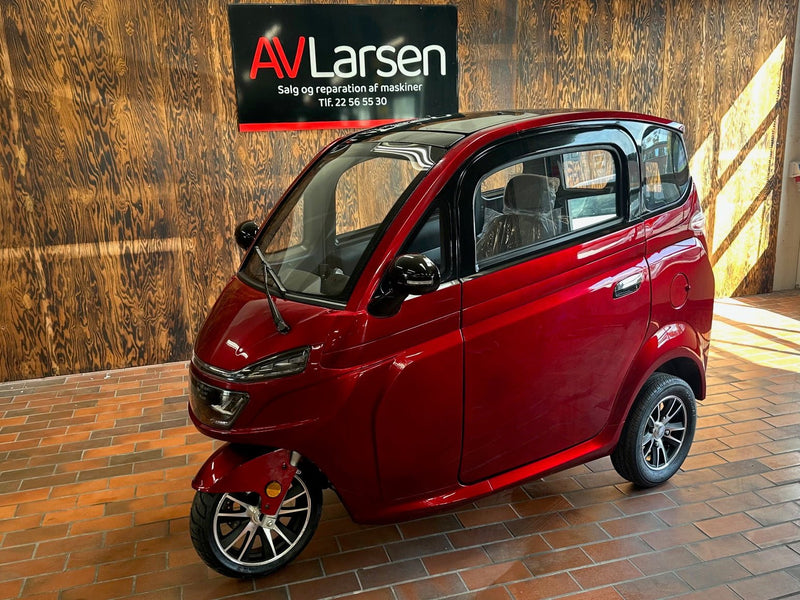 BOMA X2 Kabinescooter Metalrød fra AV - Larsen - AV - Larsen