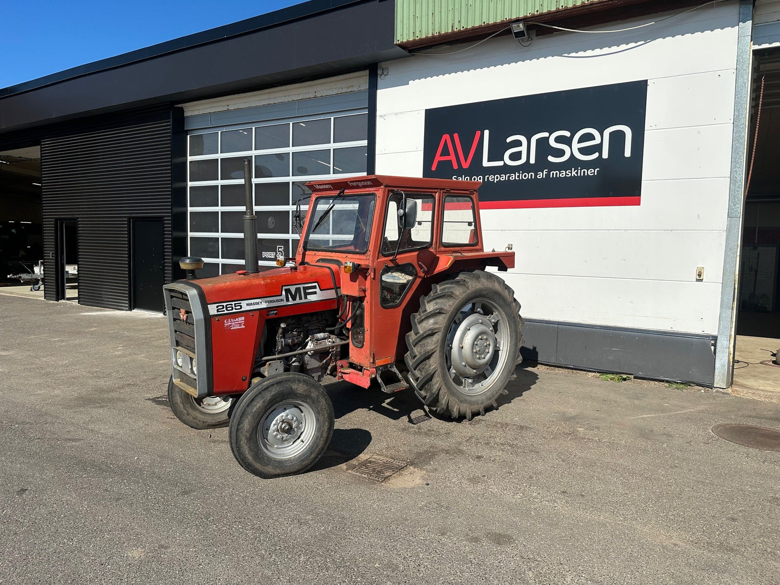 Massey Ferguson 265 fra AV - Larsen - AV - Larsen