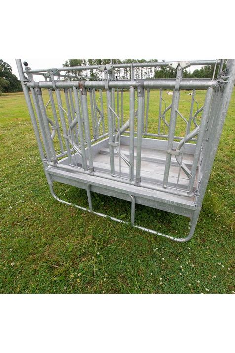 Foderhæk inkl. låsegitre til kvæg, 12 pladser fra Kellfri - AV - Larsen