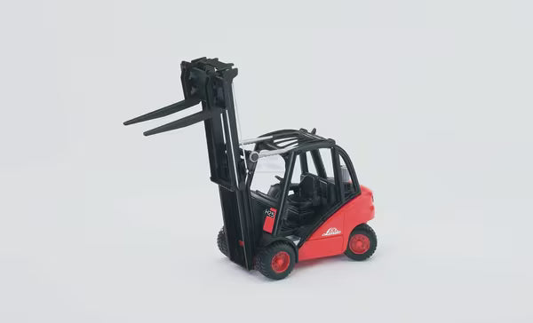Bruder Linde H35 gaffeltruck og 2 paller