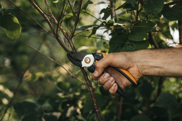 Fiskars Beskæresaks Solid P361 med modskær, stor