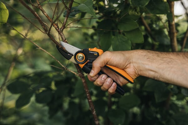 Fiskars Beskæresaks P941 PowerGear X-serie med modskær
