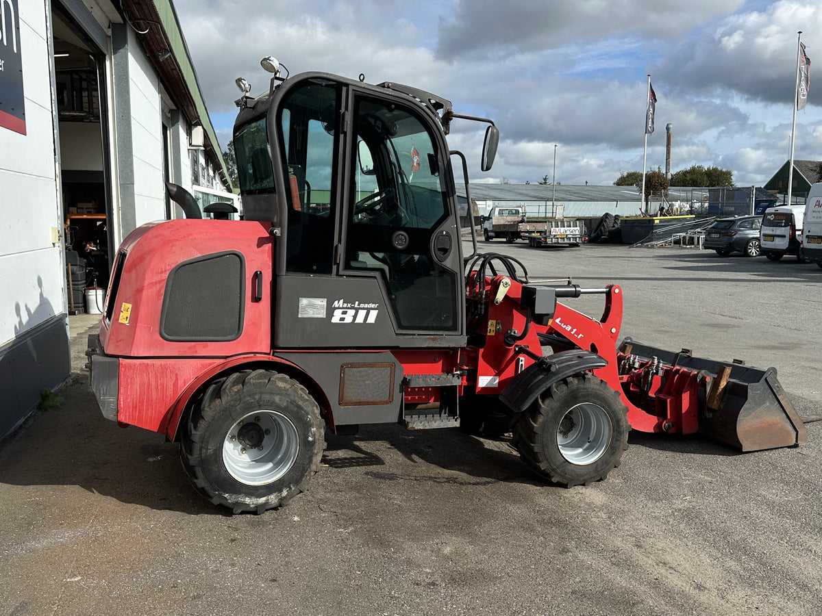 Max Loader 811