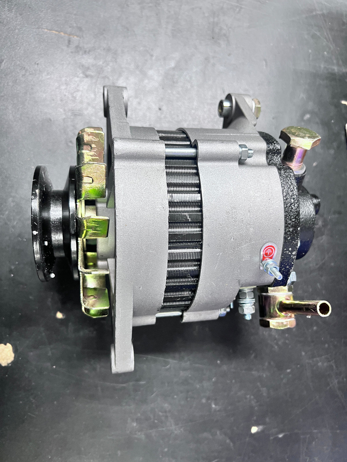 Generator m/vacumforst. 28V/750W JFWB27 HZM