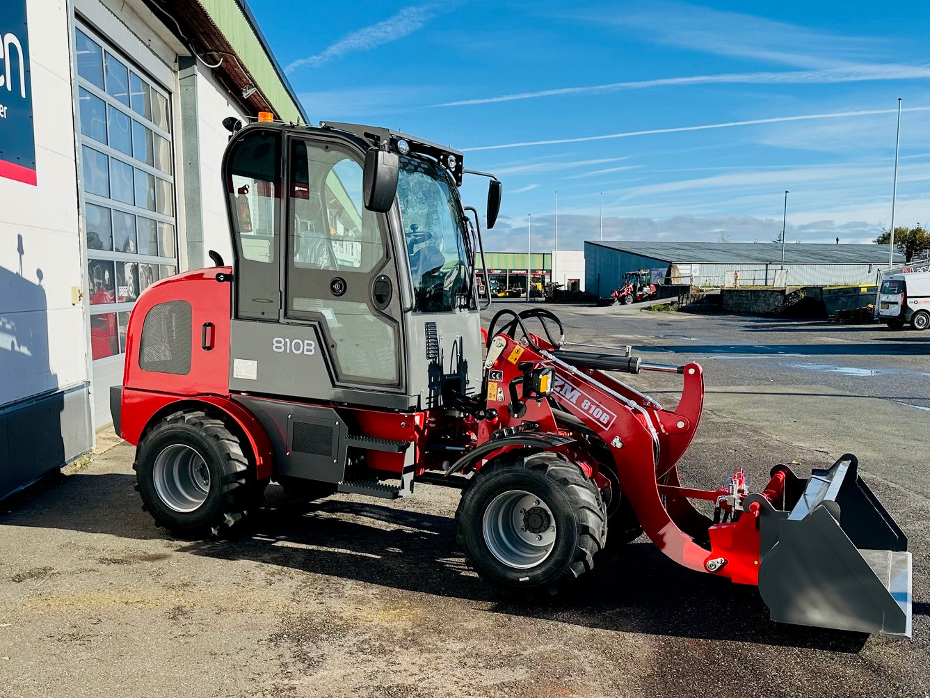 HZM - 810B Minilæsser med kabine