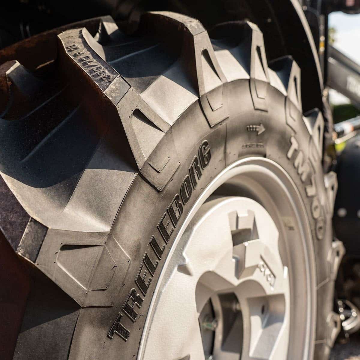 Traktor Lovol 55 hk PRO 4WD med frontlæsser, Stage V – produktbillede 32