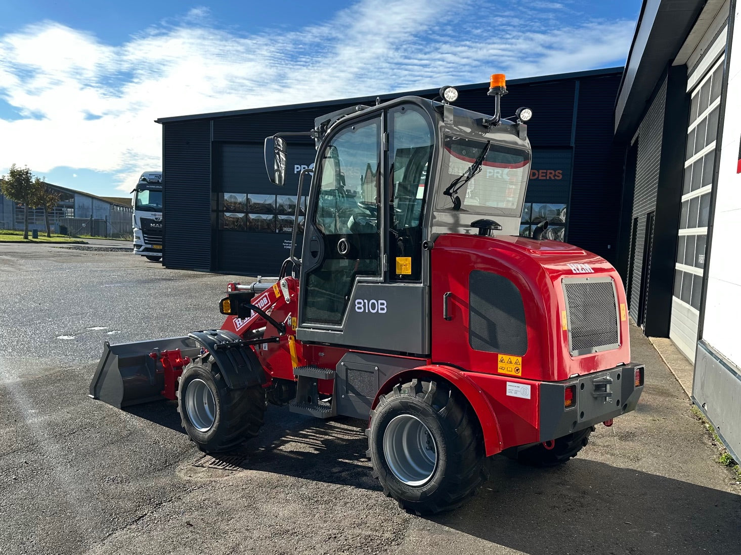 HZM - 810B Minilæsser med kabine