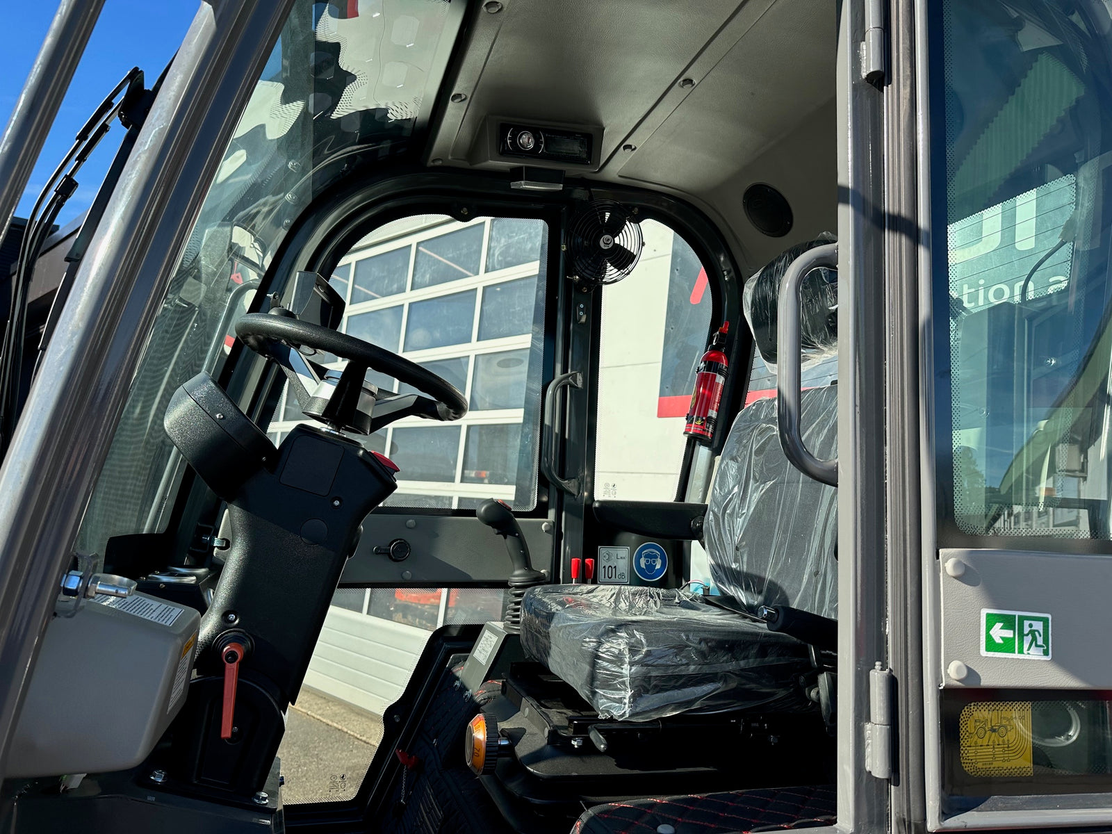 HZM - 810B Minilæsser med kabine