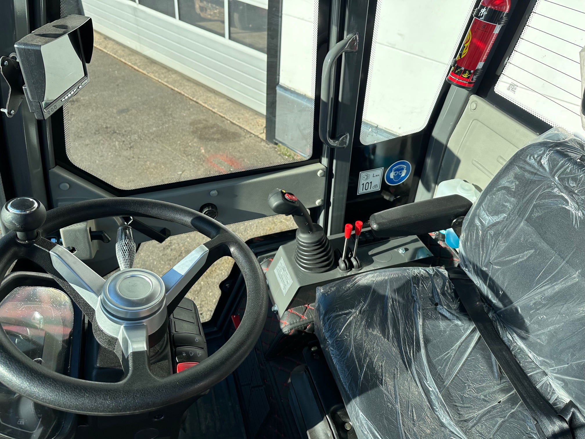 HZM - 810B Minilæsser med kabine