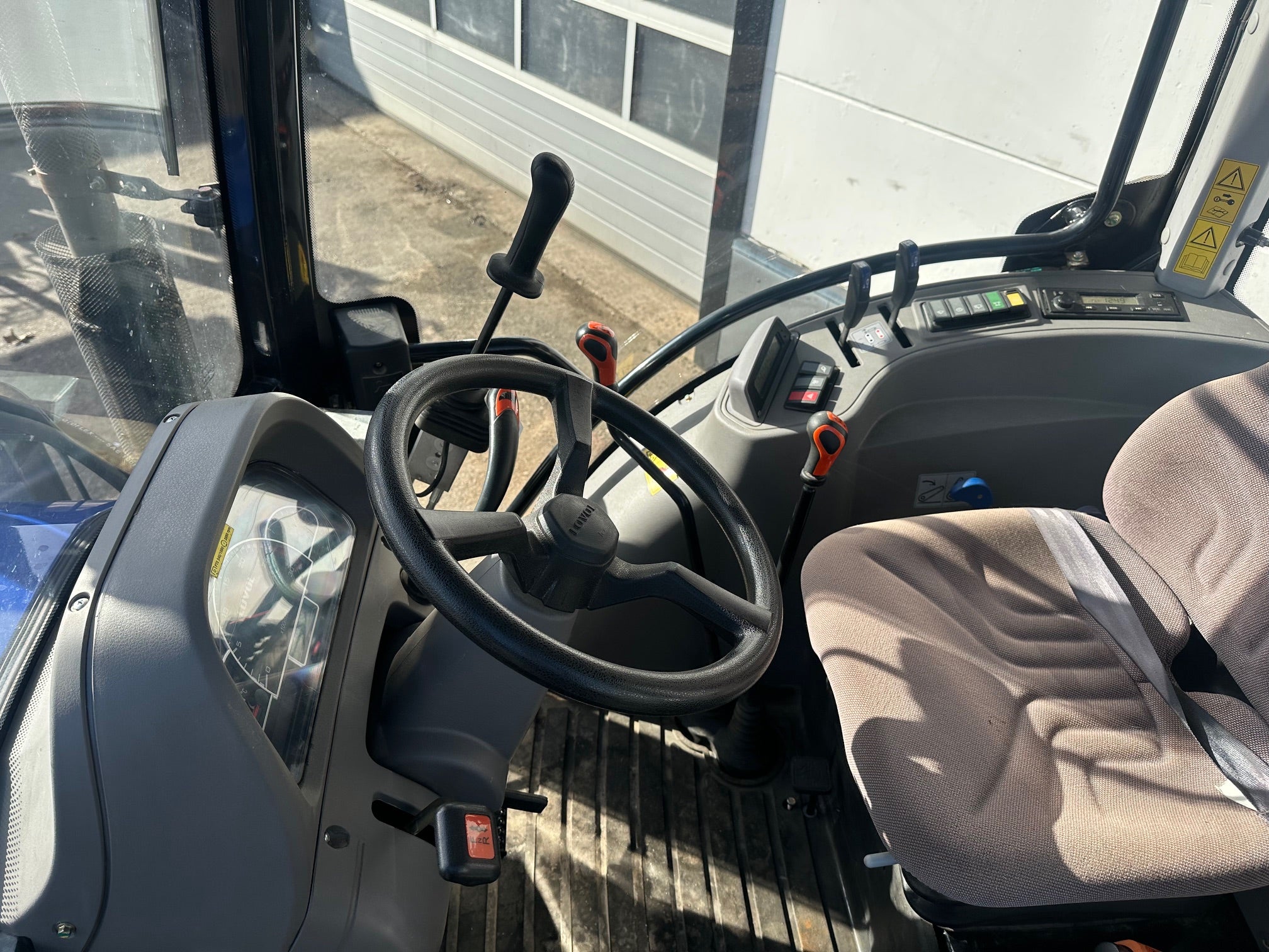 Lovol 504-m 4wd med frontlæsser