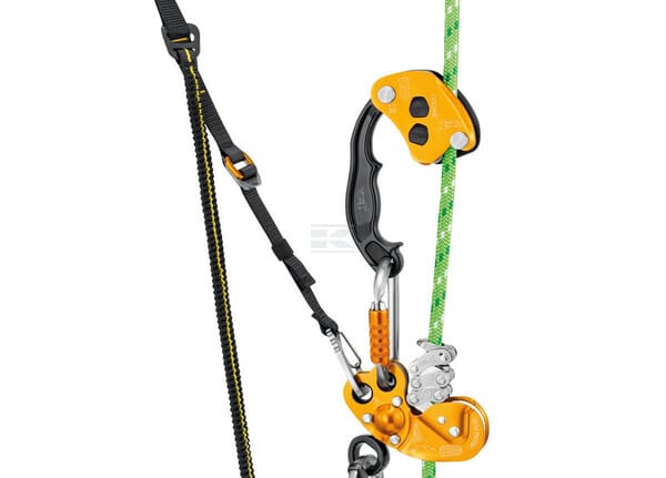 Petzl Stigbøjle til knæ – Effektiv klatrehjælp