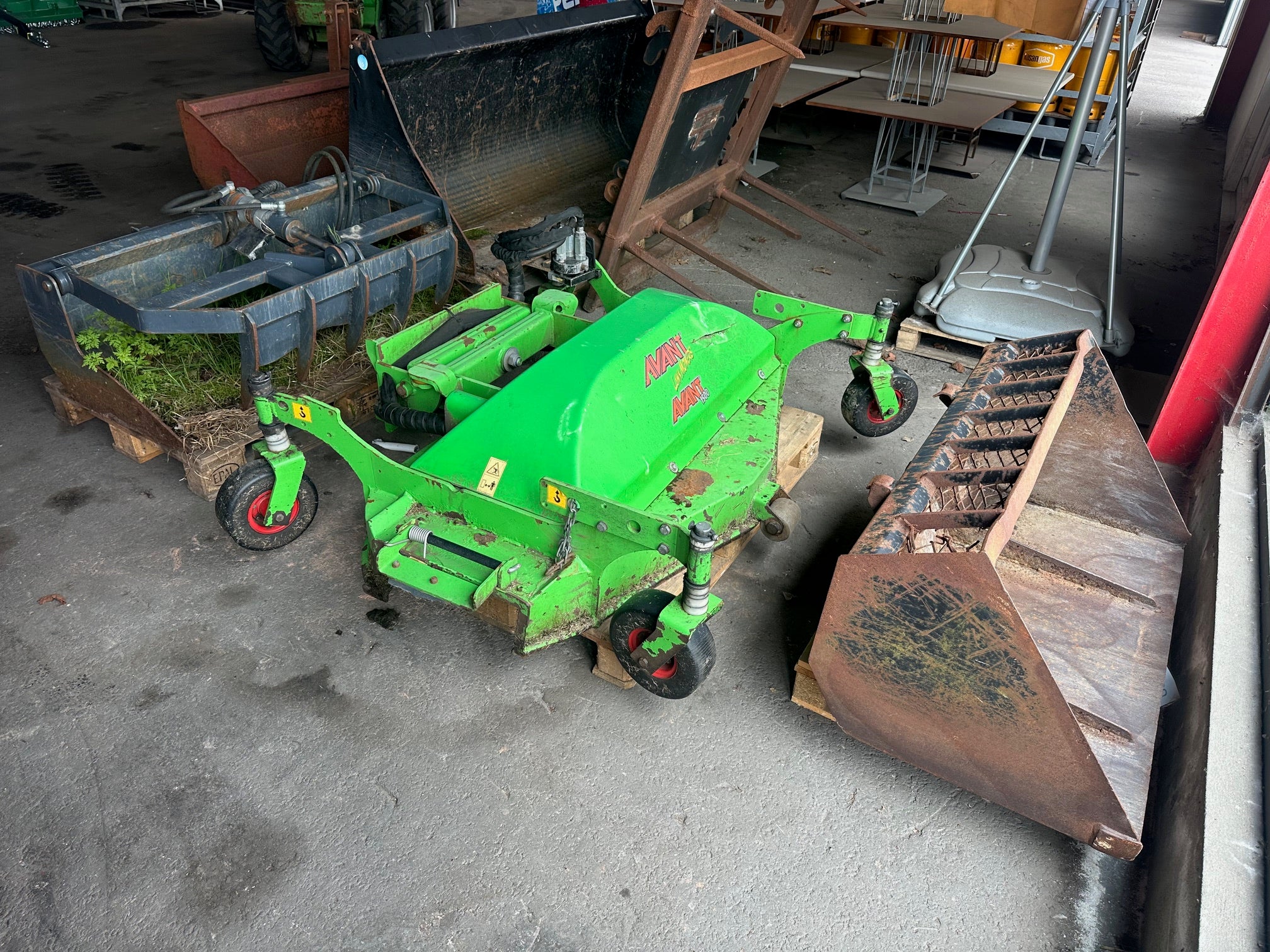 Avant 750 med Kabine og udstyr