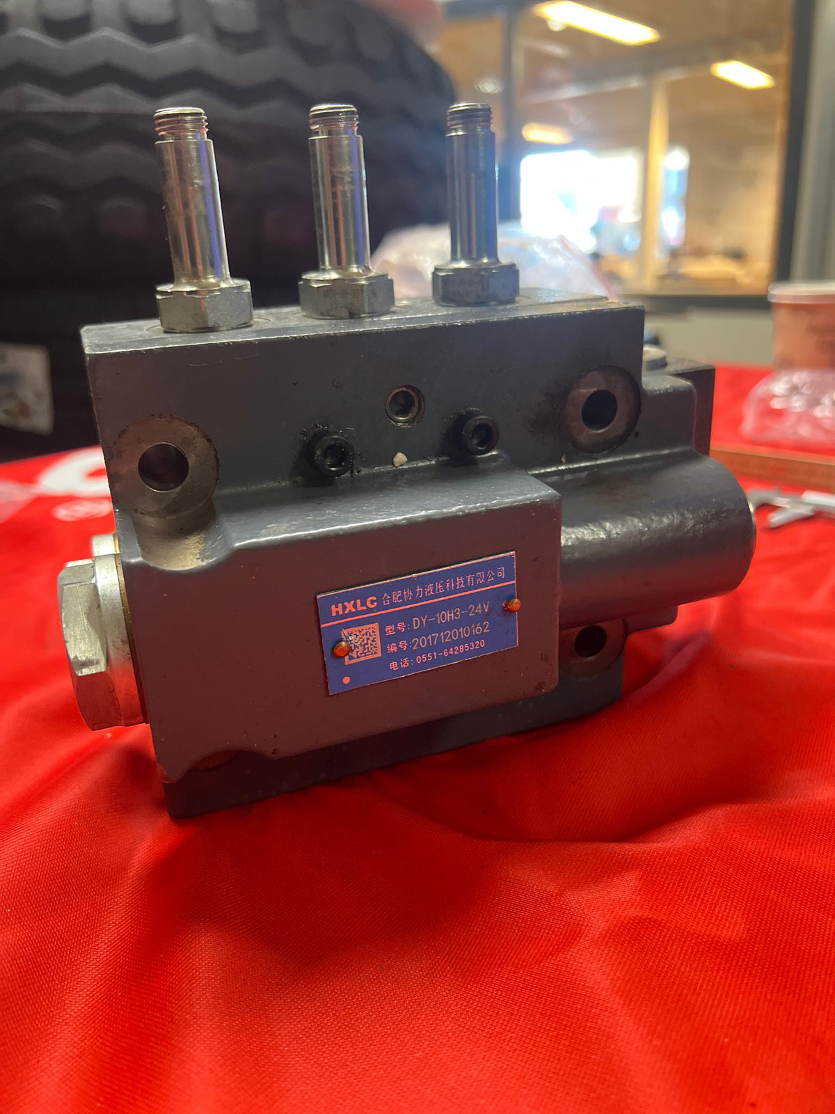 HZM Fordelerblok Gear DY-10H3-24V Hydraulisk Ventilblok (Minilæsser)