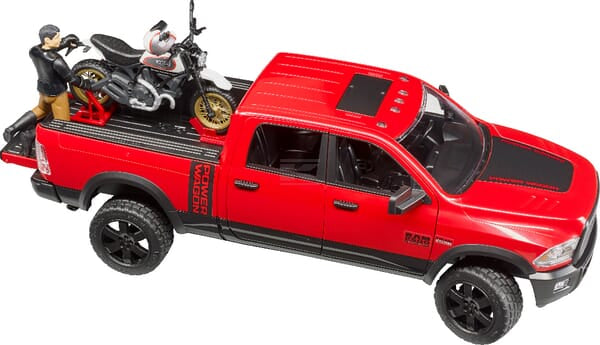Bruder Ram 2500 Pickup med Ducati Scrambler Racer