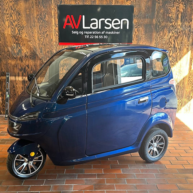 BOMA X2 Kabinescooter Metalblå fra AV - Larsen - AV - Larsen