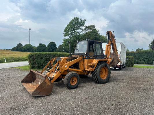 Case 580 F fra AV - Larsen - AV - Larsen