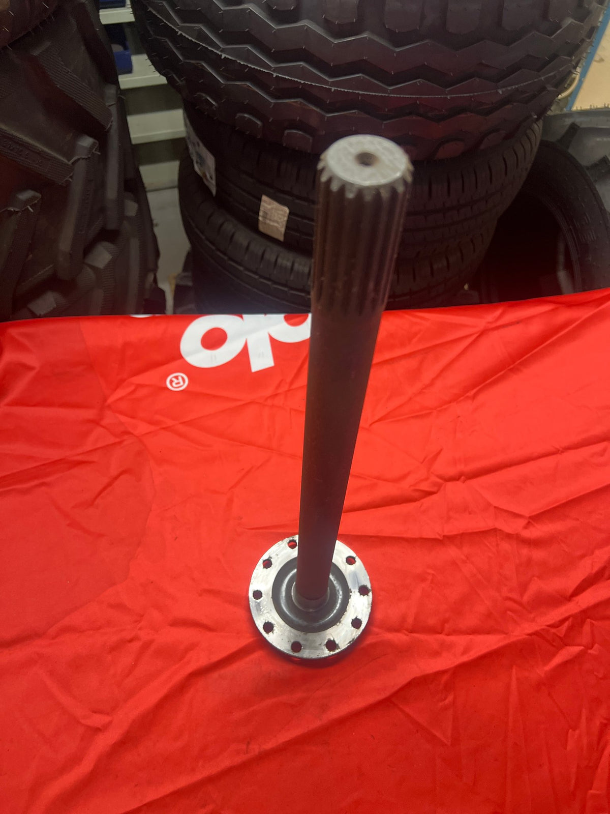 HZM Drivaksel 550mm Ø35 Splindet 10×M10 Flange (Minilæsser)