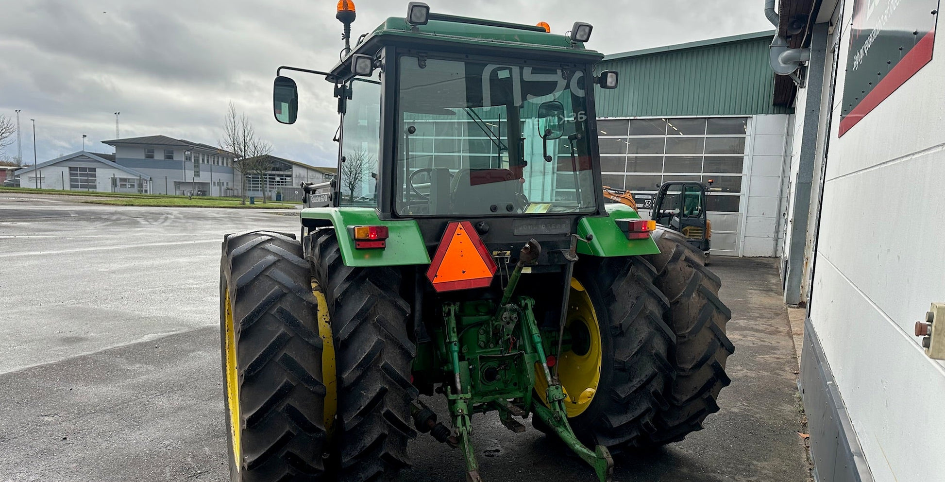 John Deere 2850 SG2 med frontlæsser. (Momsfri) - AV - Larsen