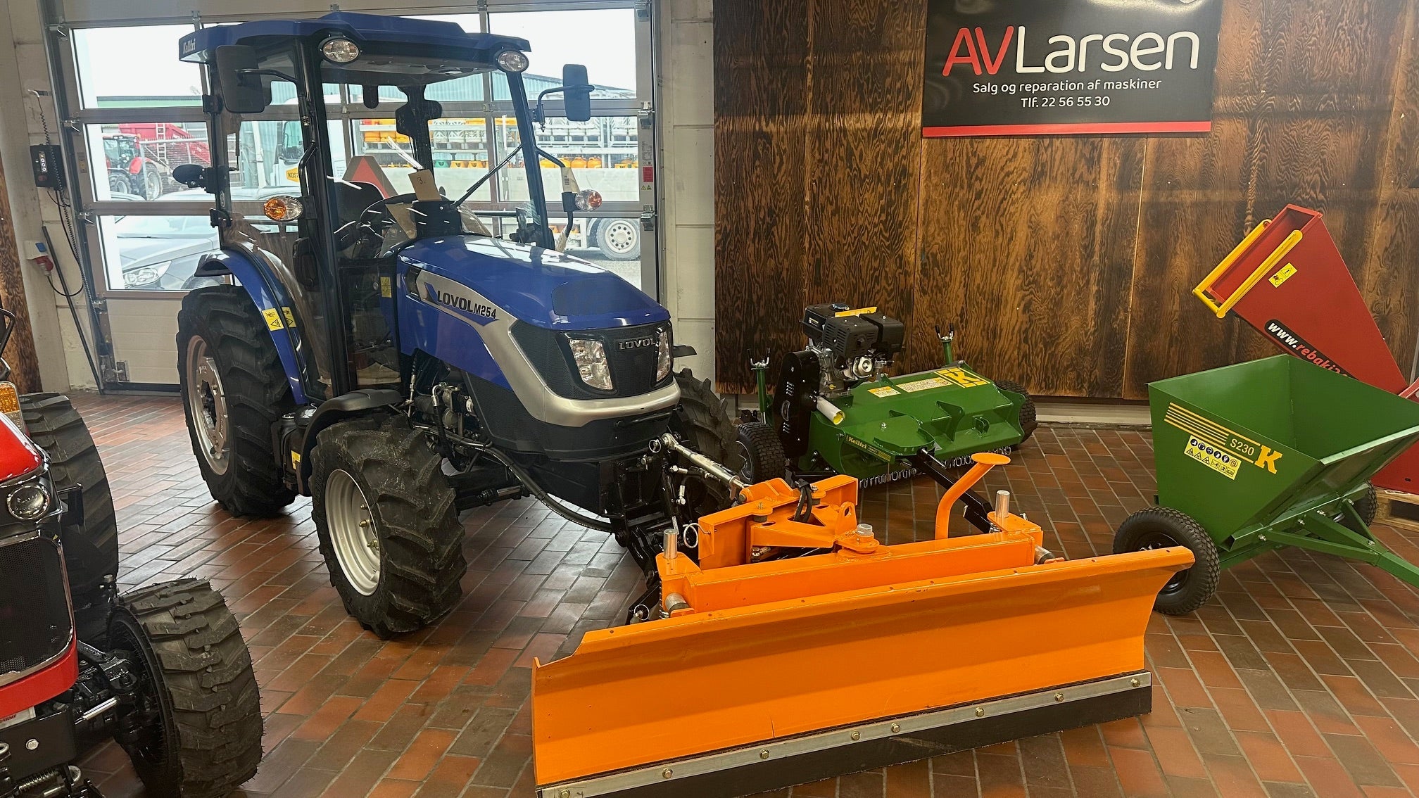 Lovol M254 med frontlift og dv udtag. fra Kellfri - AV - Larsen