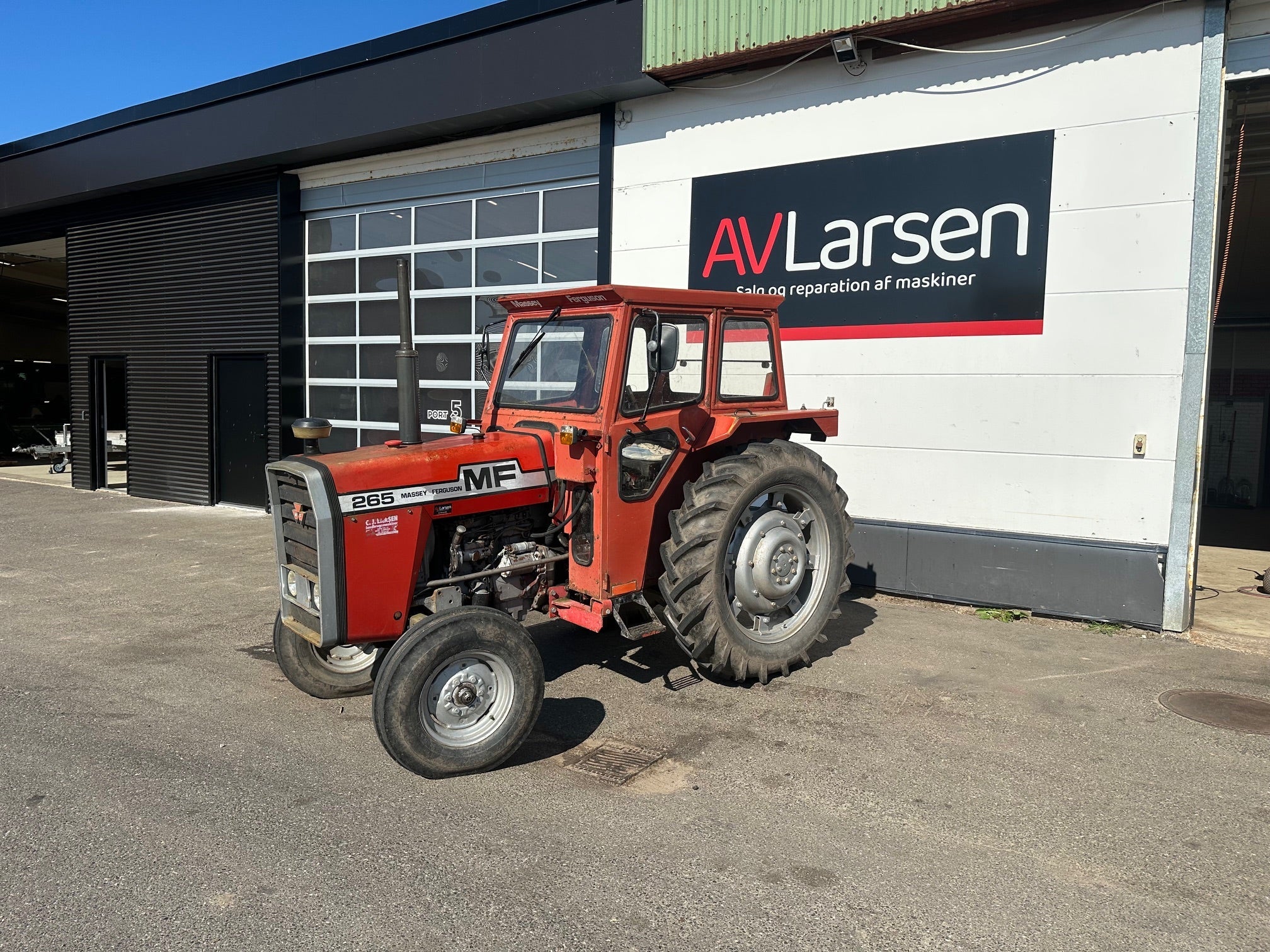 Massey Ferguson 265 fra AV - Larsen - AV - Larsen