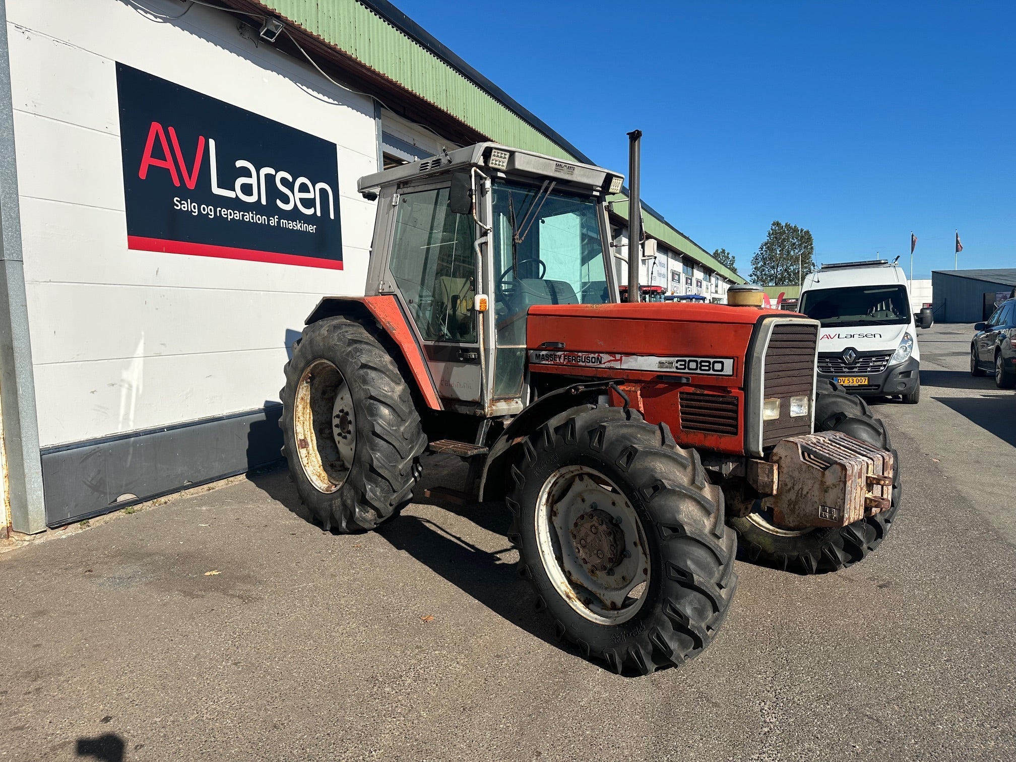 Massey Ferguson 3080 - AV - Larsen