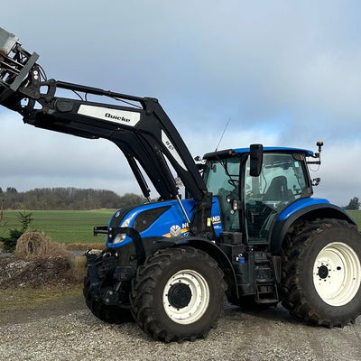 New Holland T7.165 Med ÅLØ Q65 frontlæsser, frontlift og hitch krog fra AV - Larsen - AV - Larsen