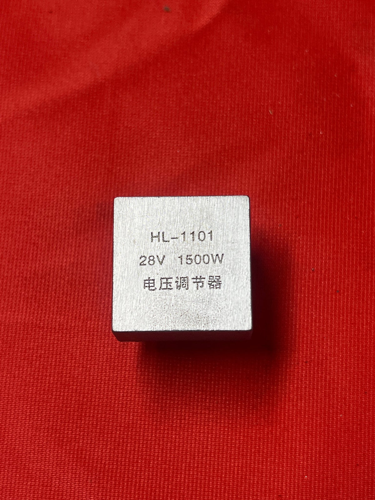 HZM Laderelæ 28V 1500W HL-1101 Spændingsregulator (Minilæsser)