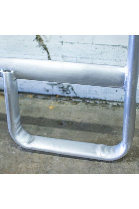 Fangelåge i aluminium med fodbukke fra Kellfri - AV - Larsen