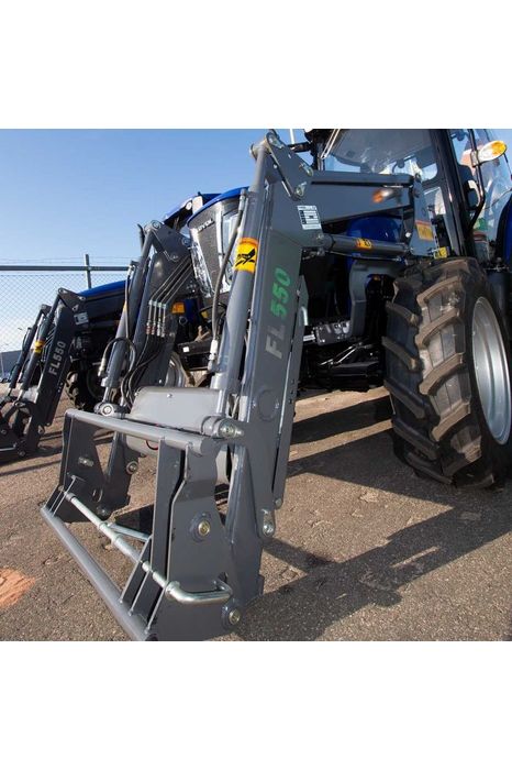 Frontlæsser til traktor T504H inkl. betjeningsventiler fra Kellfri - AV - Larsen